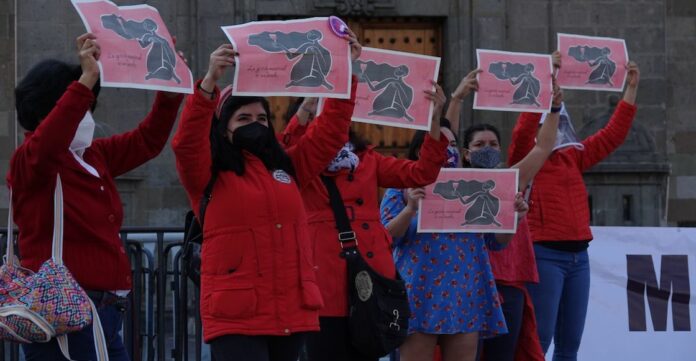 ¡HISTÓRICO! Quitan el IVA a productos menstruales
