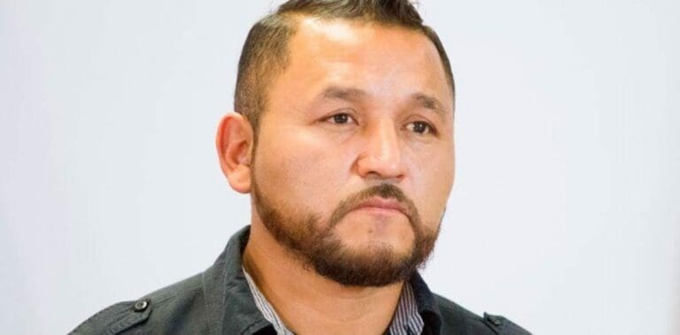 "El Mijis" ha vuelto a causar polémica en internet; esta vez fue porque amenazó al cantante Lalo Mora con darle una lección. Ve qué dijo.