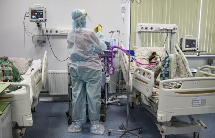 Rusia bate otro récord de contagios de COVID-19