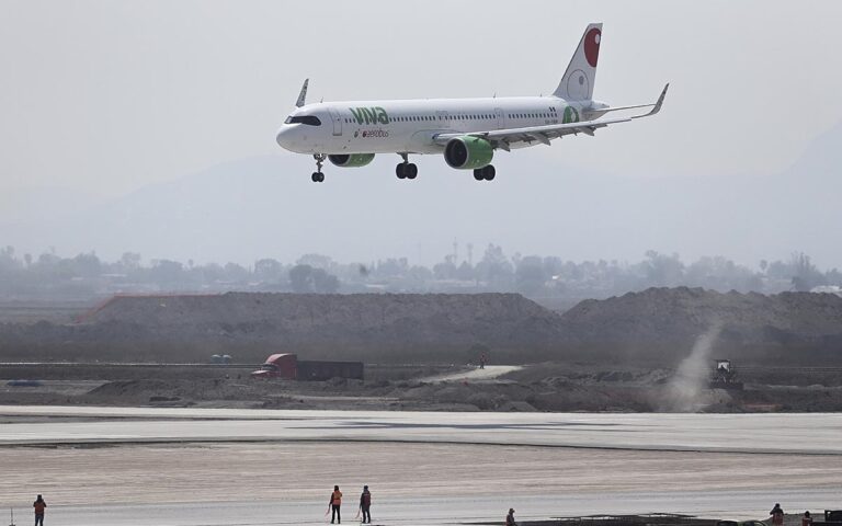 Pilotos advierten incidentes de aeronaves en el AICM, AIFA agravaría el problema