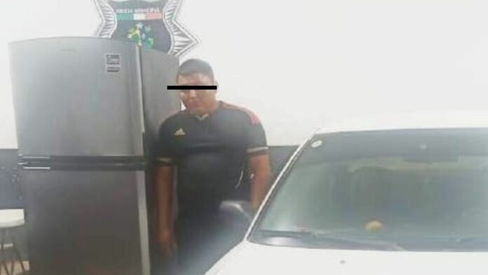 Hombre le robó el refri a su papá por una deuda pendiente, lo detuvieron