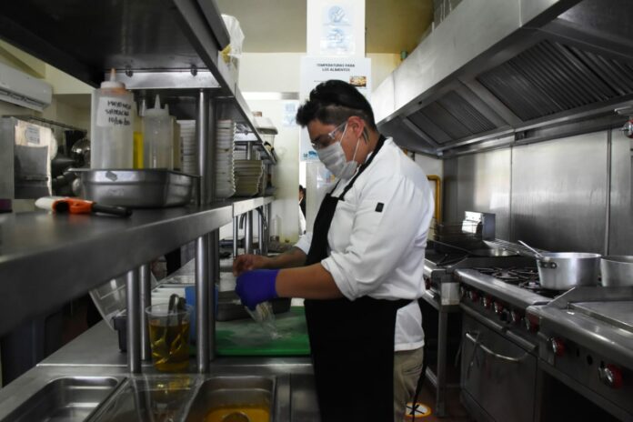 Se suma gobierno de Blanca Merari Tziu Muñoz a la reactivación gastronómica con enfoque social