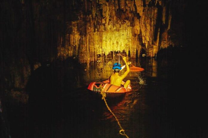 Niños y jóvenes ponen el ejemplo: limpian cenotes y exploran cuevas y cavernas en Playa del Carmen