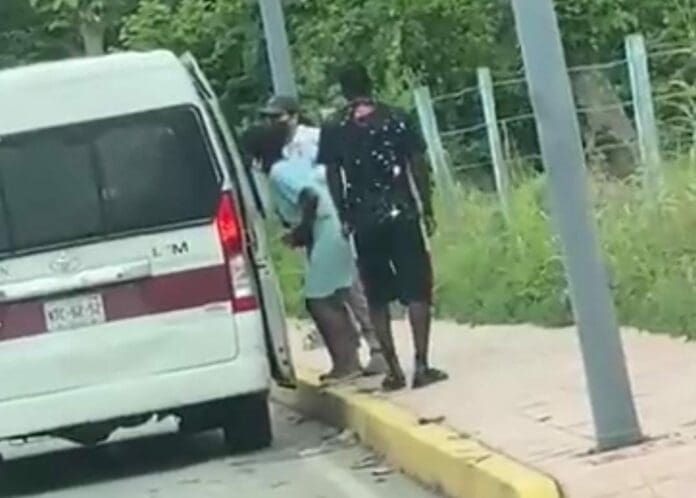 Una migrante haitiana fue detenida por el personal de INM; la mujer acababa de dar a luz y fue separada de su bebé. Mira las imágenes