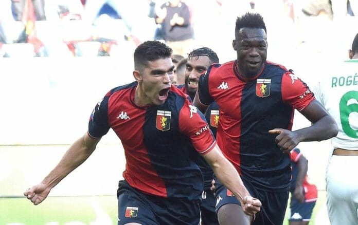 El futbolista mexicano Johan Vásquez anotó un gol esta mañana al debutar con su nuevo equipo en la Serie A. Mira la anotación.