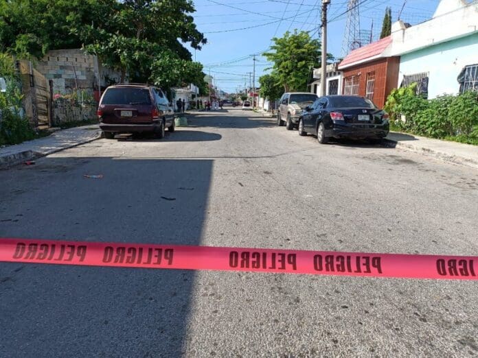 Dos personas fueron encontradas sin vida en Playa del Carmen; una de las fallecidas era una policía municipal; ya se investigan los crímenes