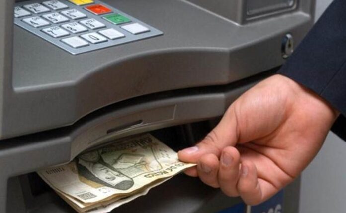 ¿Cuáles son las comisiones en cajeros si mi tarjeta es de otro banco?