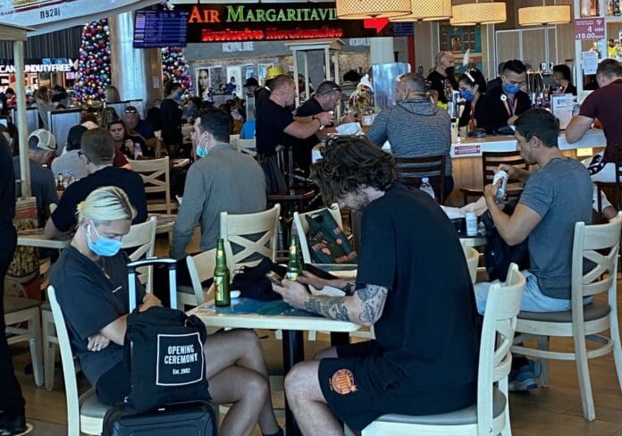 Este jueves 14 de octubre se han programado 419 vuelos en el aeropuerto de Cancún; de los cuales unos 210 son llegadas