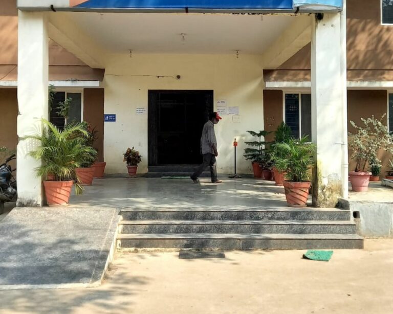 Ladrón deja reclamo en nota a dueños de casa porque no encontró mucho para robar