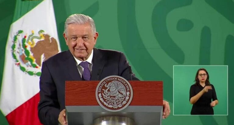 AMLO aseguró que no tiene preferido para sucederlo. Y que de todos los aspirantes, quien sea nombrado candidato en Morena será determinado por encuesta