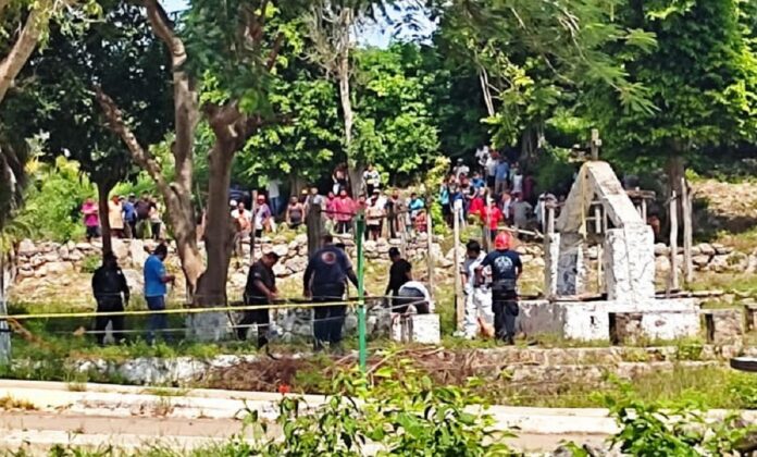 Un hombre de unos 20 años de edad falleció luego de caer en un pozo, en medio de la noche, en la comunidad rural de Sacalaca, del municipio José María Morelos.