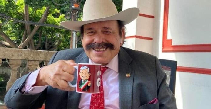 Un senador de Morena que aparece en la investigación de los Pandora Papers, tiene además millonario contrato con CFE