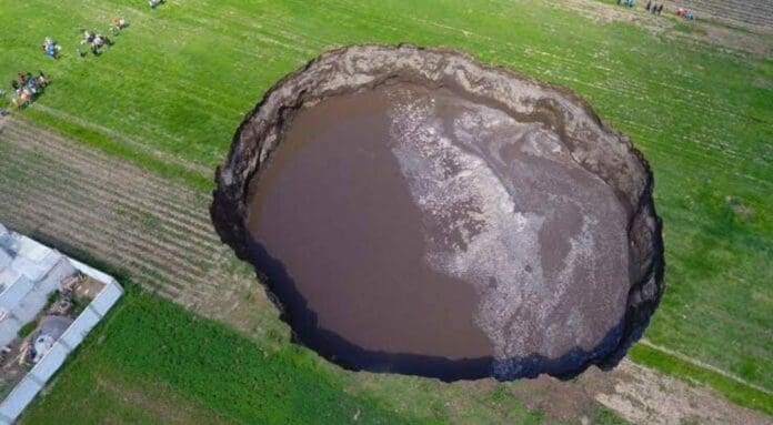 Ya se sabe por qué se formó el socavón de Puebla; además las autoridades alertan que se podrían formar más en la zona