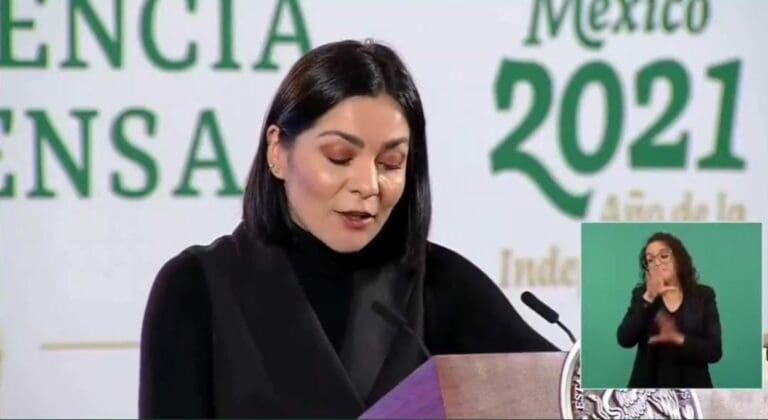 De nueva cuenta tunden en redes a la responsable del Quién es quién en las mentiras por no verificar los datos que presenta