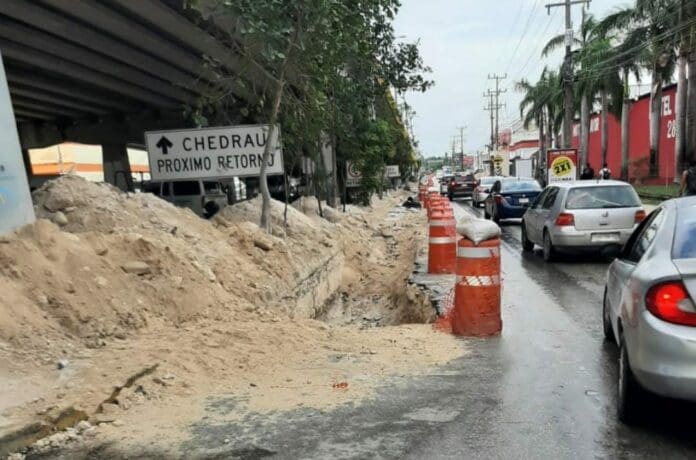 Severas afectaciones han causado en Playa del Carmen las obras por el gasoducto; problemas para automovilistas y peatones