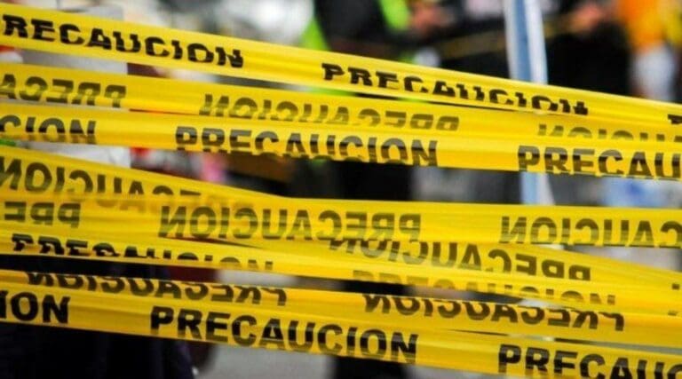 Una joven de 15 años perdió la vida luego que se arrojara desde el tercer piso de un estacionamiento en la Cdmx