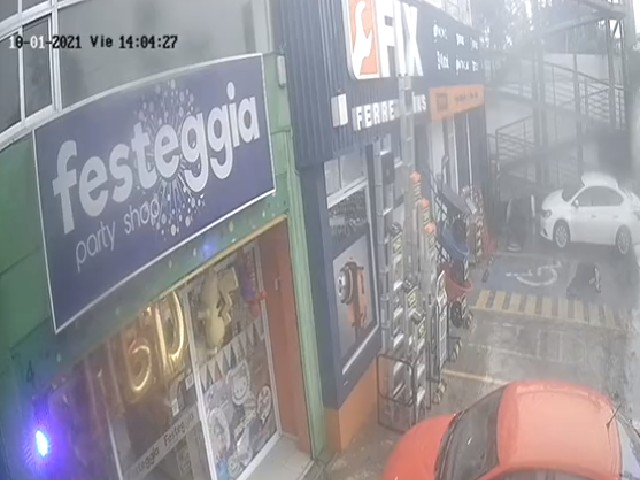 VIDEO: Balean en la cabeza a policía en Edomex por intentar frustrar un asalto