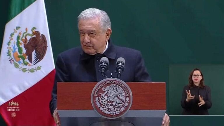 AMLO confirmó que sí se están contemplando vacunas de refuerzo par la población, aunquen no se ha dado el anuncio oficial. Foto: Captura de video
