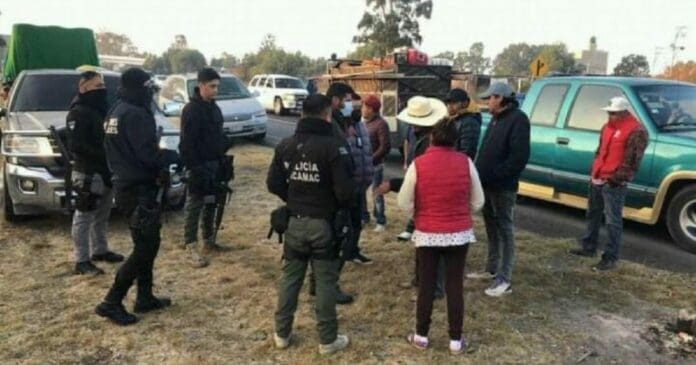 Unos vendedores de barbacoa se agarraron a machetazos; todo porque se estaban peleando los mejores lugares para ofrecer el producto. Foto: Sin Embargo