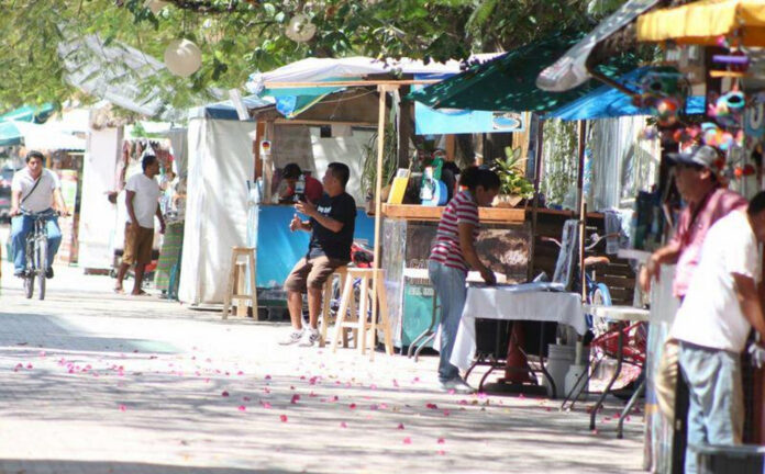 Ambulantes en la Quinta Avenida Playa del Carmen
