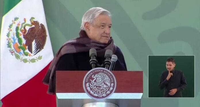 AMLO prometió este día que no dejará sola a la gente de Zacatecas ante la grave ola de violencia que vive; prometió que les ayudará. Foto: Captura de video