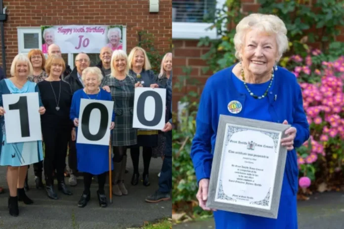 Abuelita cumple 100 años y festeja ¡junto a sus 89 nietos!