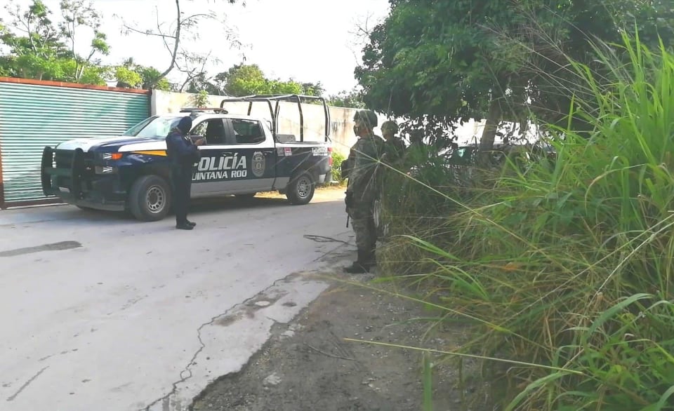 Retienen a tres y rescatan animales, en operativo en Xcalacoco