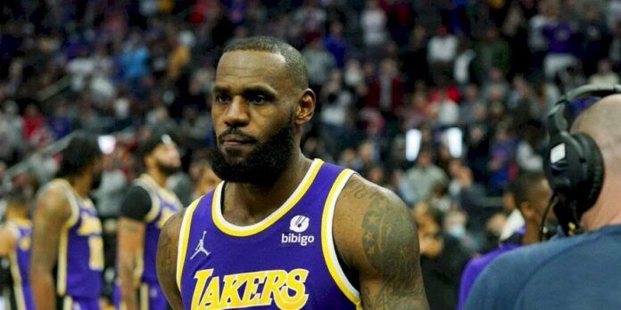 Suspenden a LeBron James