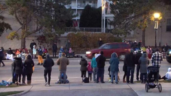 Atropello en desfile de Navidad en EEUU: Van 5 los fallecidos y 40 heridos