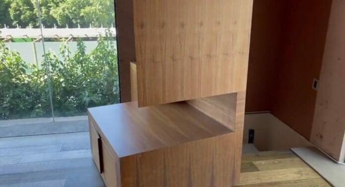 El actual gobernador de Michoacán descubrió un búnker que habría mandado a construir su polémico antecesor; era para esconderse. Foto: Captura de video