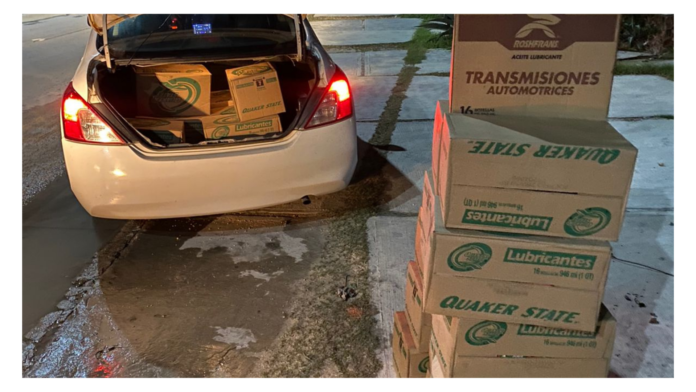 Detienen a taxista trácala por llevarse cajas de Quaker State en Playa del Carmen