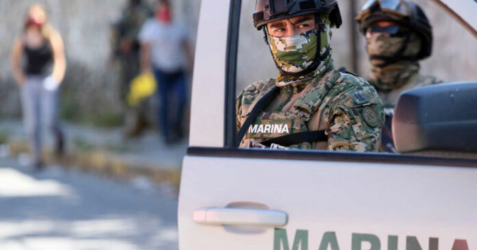 Secuestro de dos elementos de la Marina