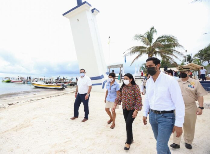 Recibe Puerto Morelos estandarte “Blue Flag” en la playa de la Ventana al Mar, para el periodo 2021-2022
