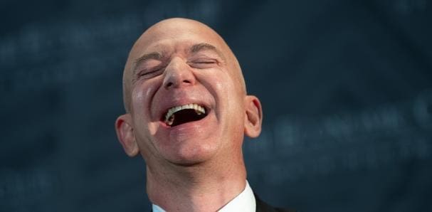 Jeff Bezos cree que en el futuro viviremos en el espacio y la Tierra será un ‘resort’ de vacaciones
