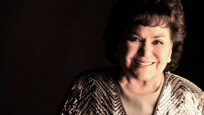 Nieta de Carmen Salinas dice que no tuvo un derrame cerebral