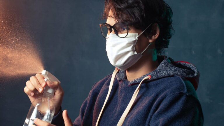 “Nanogusanos”, el próximo invento para eliminar la Covid-19