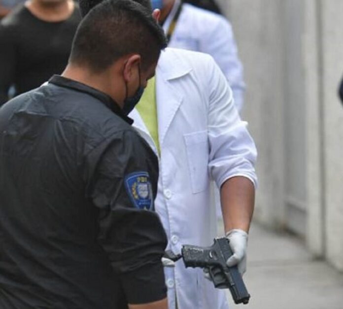 Joven de 17 años asaltaba con pistola falsa en Iztapalapa; conductor lo mata a tiros