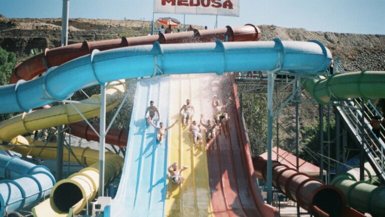 buey tobogán de agua