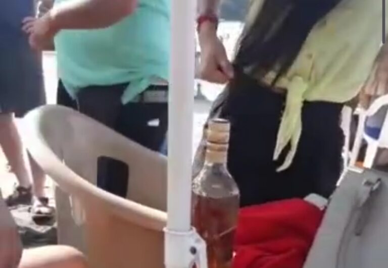 VIDEO VIRAL: Exhiben a su amiga que no quería poner para la cuenta ‘por ser mujer’