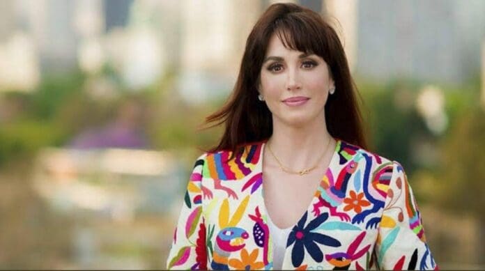 La ex secretaria de Turismo de la Cdmx, y quien renunció tras subirse a un vuelo privado tiene muchas historias más. Hasta salió en un reality