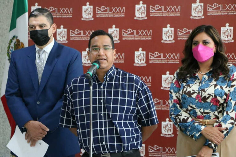 Doncentes de educación especial descuento de salario