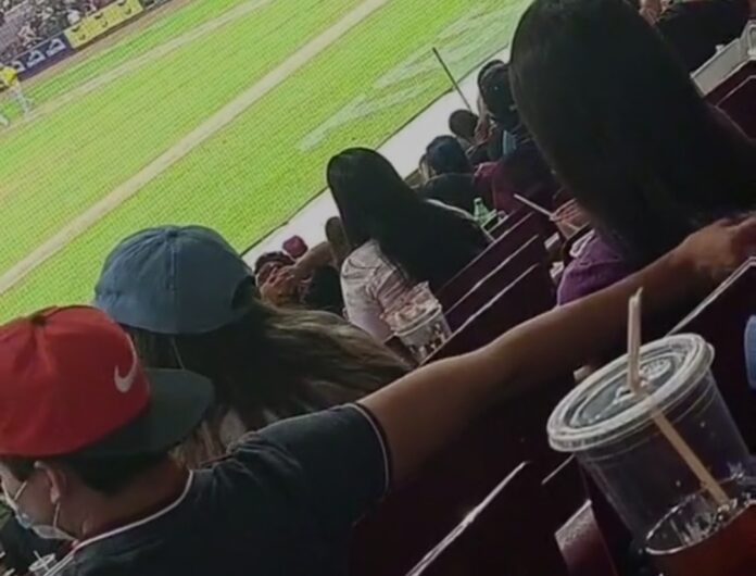 VIDEO VIRAL: Acaricia a la mejor amiga de su novia a sus espaldas