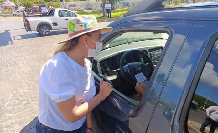 Marybel Villegas cobra y muy bien como senadora, pero en lugar de hacer su trabajo anda en campaña para buscar una candidatura.