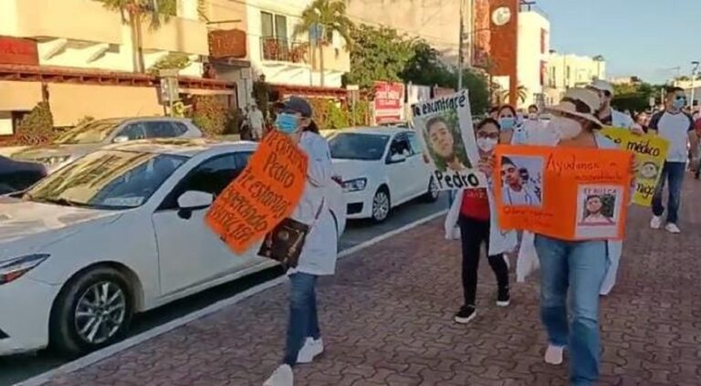 Comunidad y profesionales de la salud marchan ante desaparición de médico en Playa del Carmen