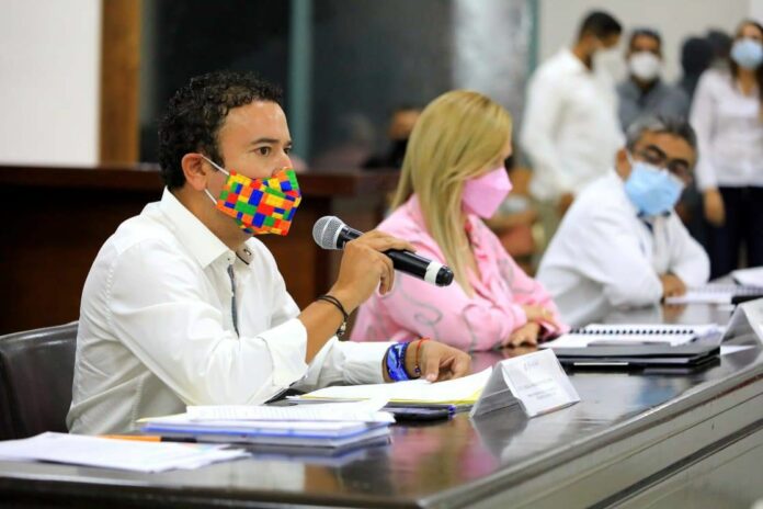 Adrián Perez Vera propone nueva Comisión de Diversidad