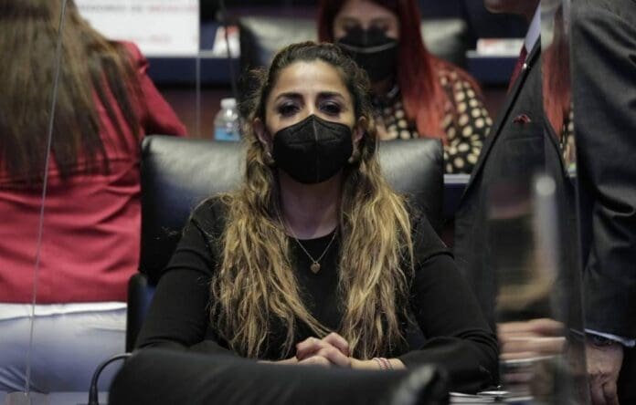 Marybel Villegas ha construido su carrera a base de mentiras; y cuabndo habla de la consulta no es la excepción. Ve en qué miente.