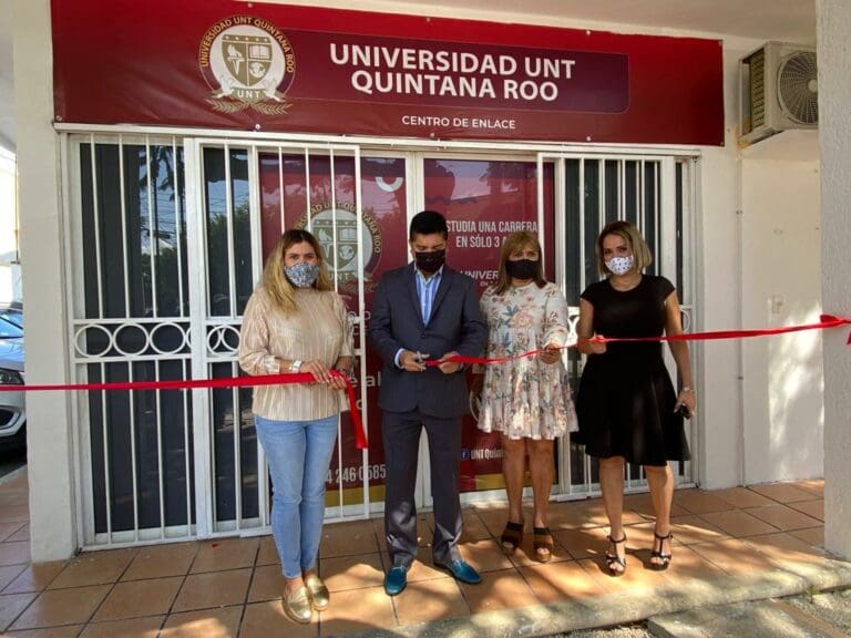 Inauguran centro de enlace de Universidad UNT en Playa del Carmen