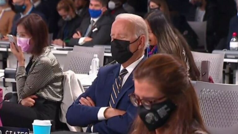 VIDEO: Joe Biden se queda dormido en la COP26