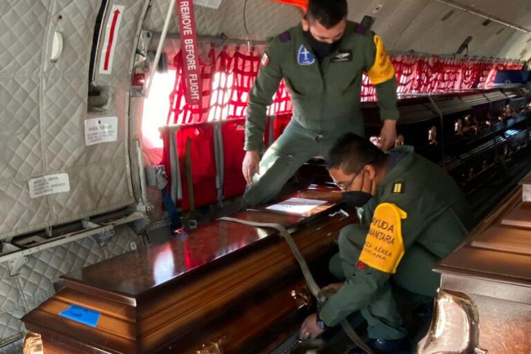 México repatrió los cuerpos de 15 migrantes guatemaltecos tras volcadura de tráiler en Chiapas