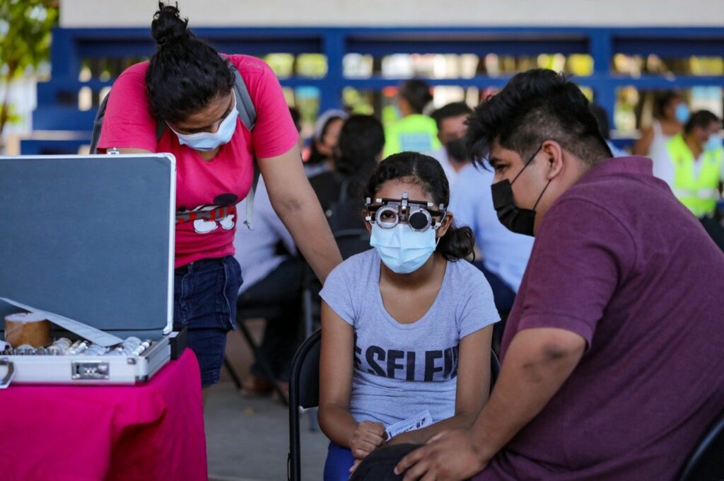 Con éxito llevan jornadas sociales y de salud a Villas del Sol